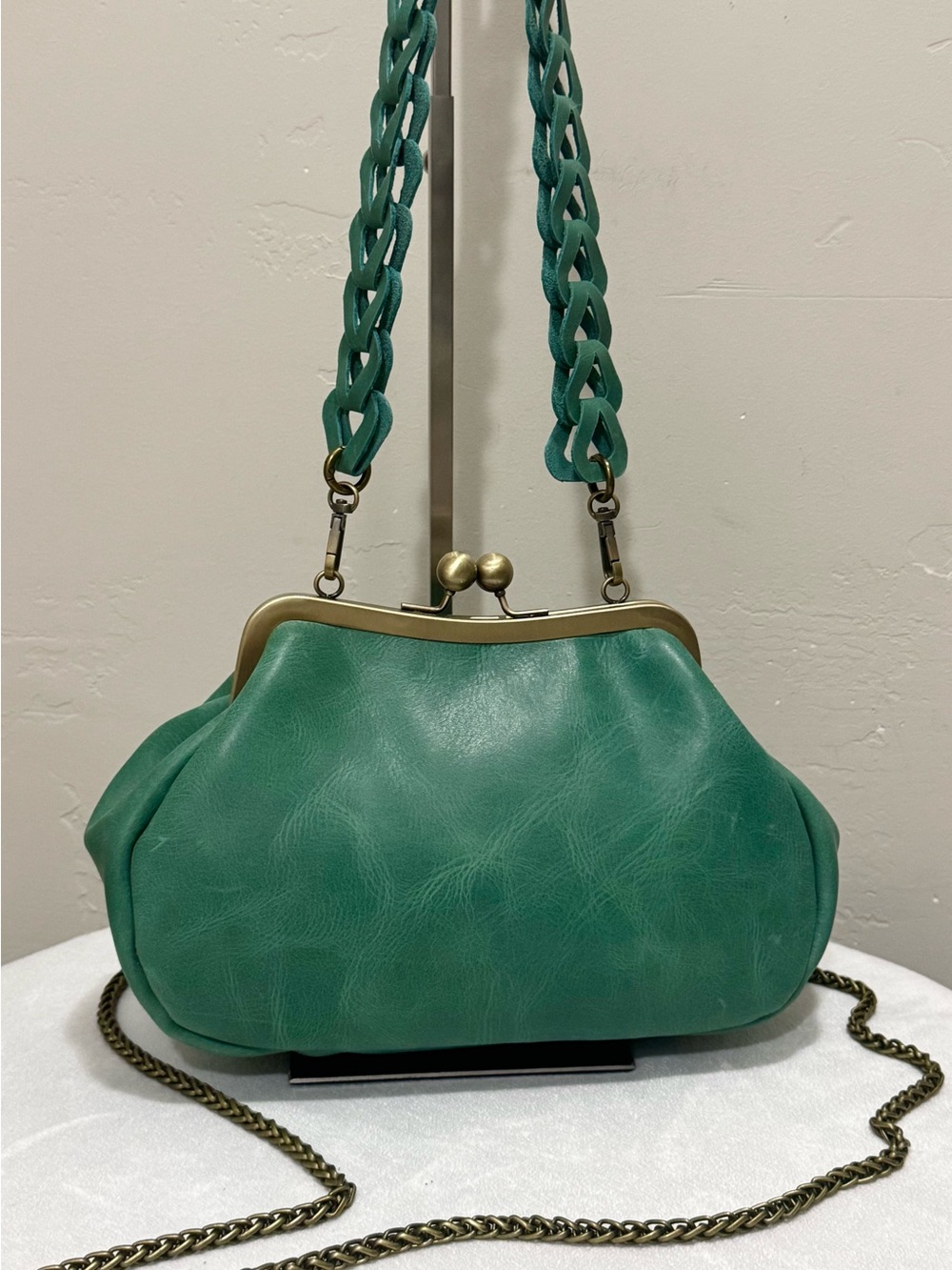 Unique Crazy Horse Cowhide Handmade Retro Style Kisslock Frame Bag/Crossbody